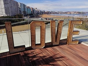 LETRAS DE MADERA Y LUZ PARA BODAS Alquiler Y Venta